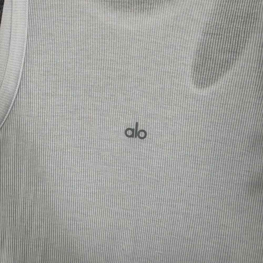 Alo Yoga Tank Womens XS Ribbed White Peak Tank Top Racerback Lightweight Yoga